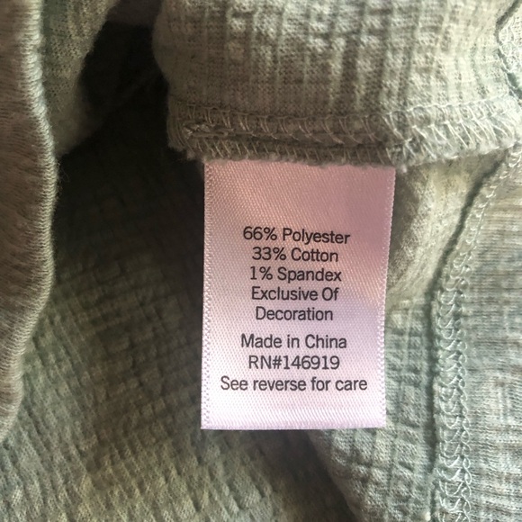 Nine West sage green v neck romper size M - Picture 11 of 12